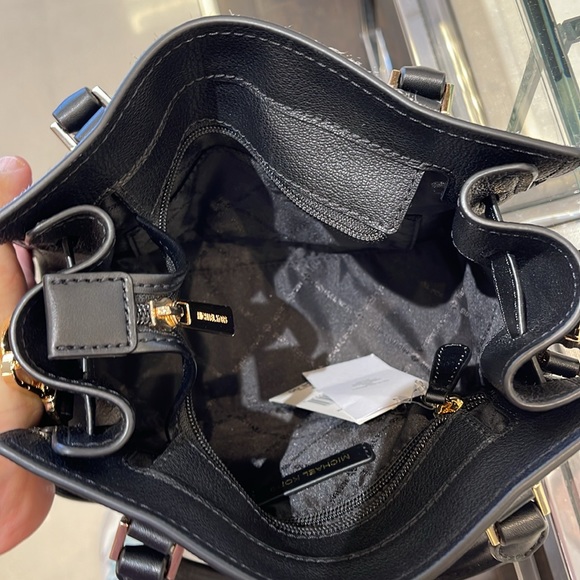 Michael Kors
Hamilton Small Satchel Leather
Color: Black Multi 
NWT - Picture 16 of 16